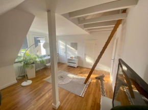 (Messe)Zimmer mit Bad und Ankleideraum + Parkplatz